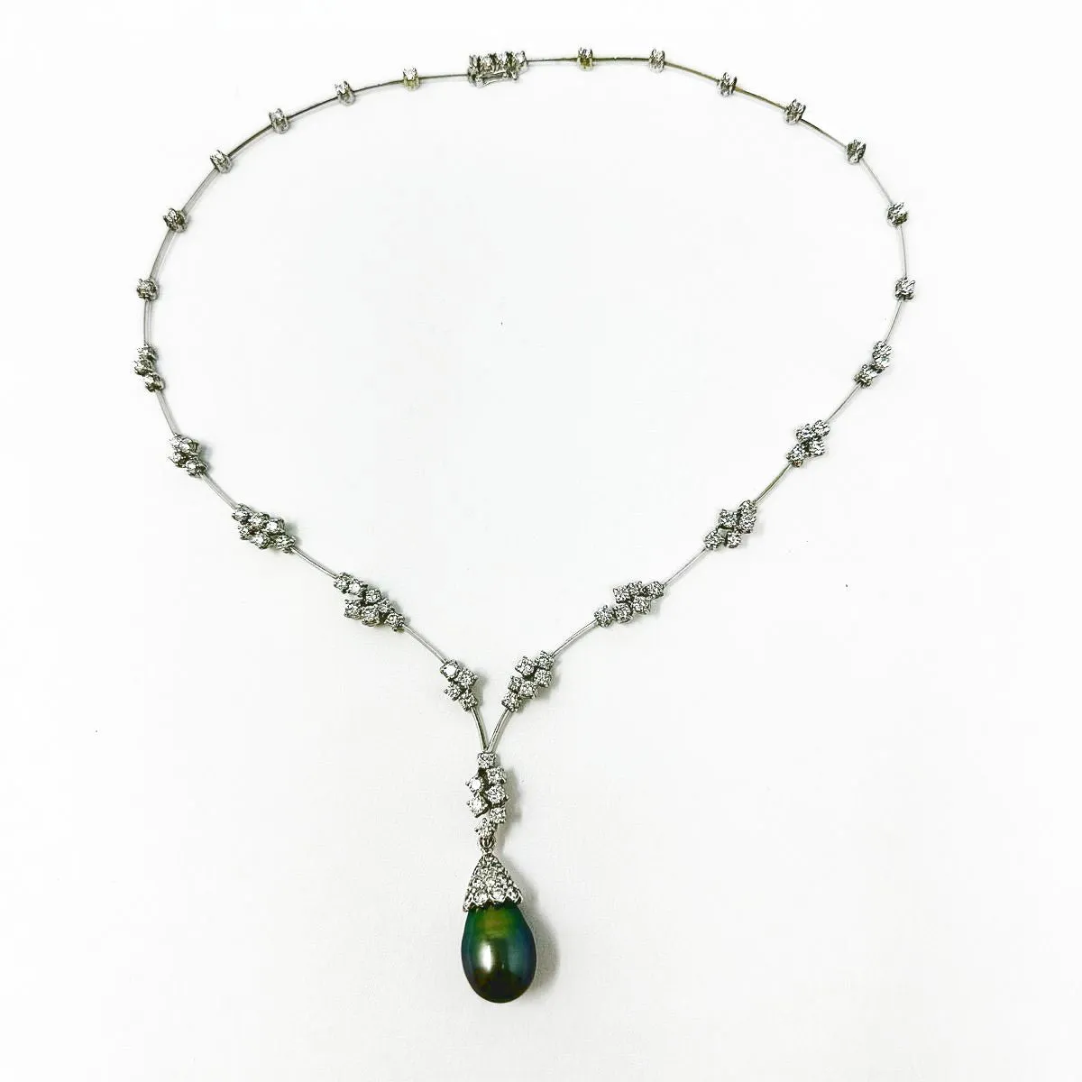 18K White  Gold Necklace with Detachable Black Tahitian Pearl and 71 Diamonds