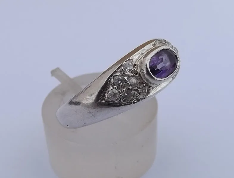 Amethyst & Sterling Silver Ring (size 8)