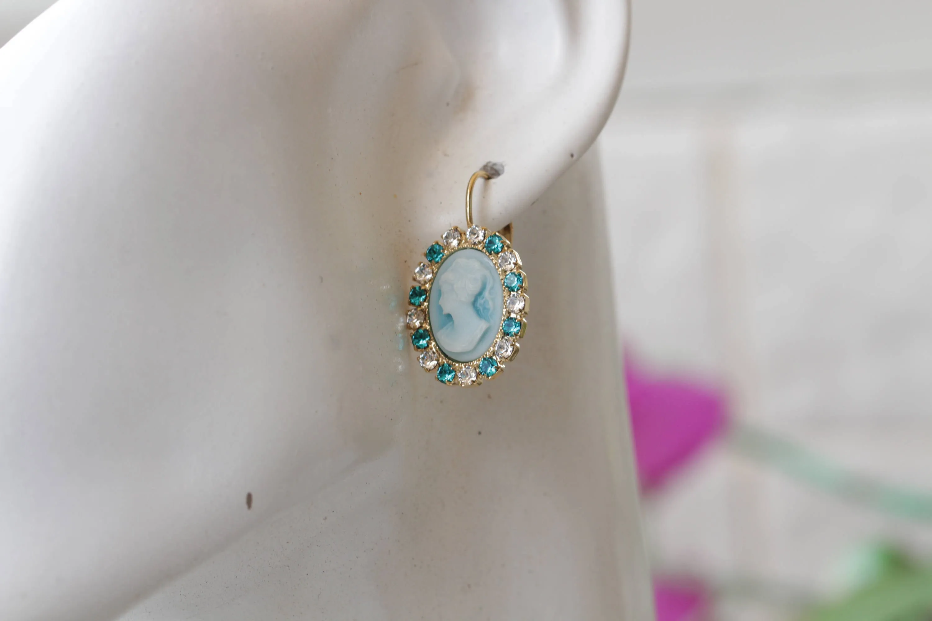 BLUE CAMEO RING