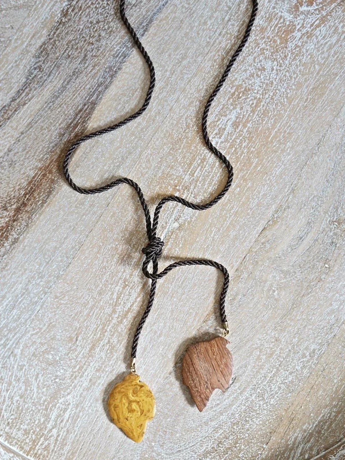 Carved Leaves Lariat Necklace