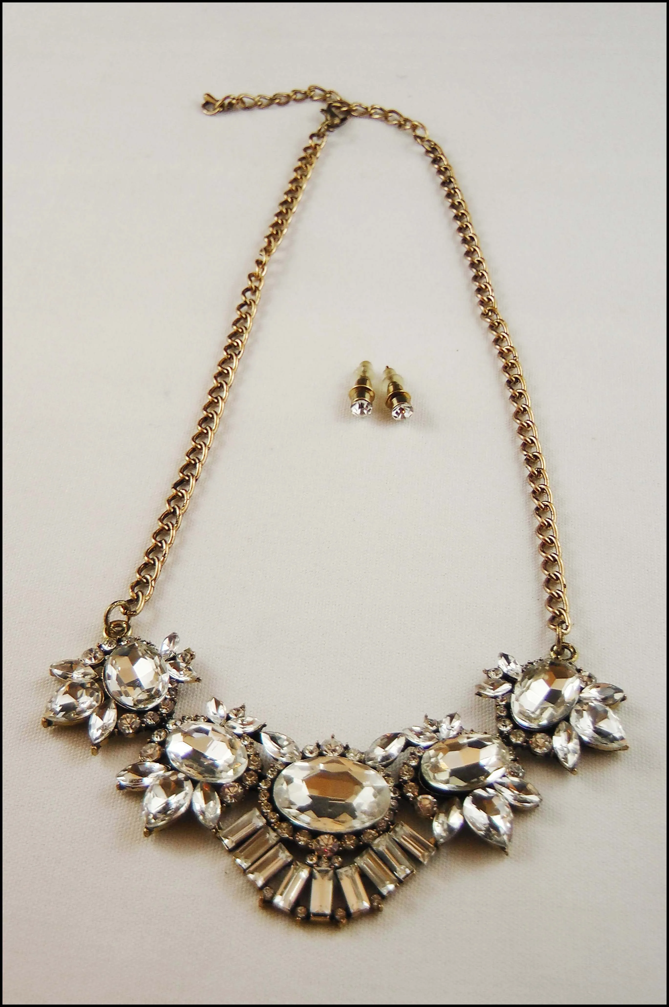 Dainty Holiday Gemstone Collar Set