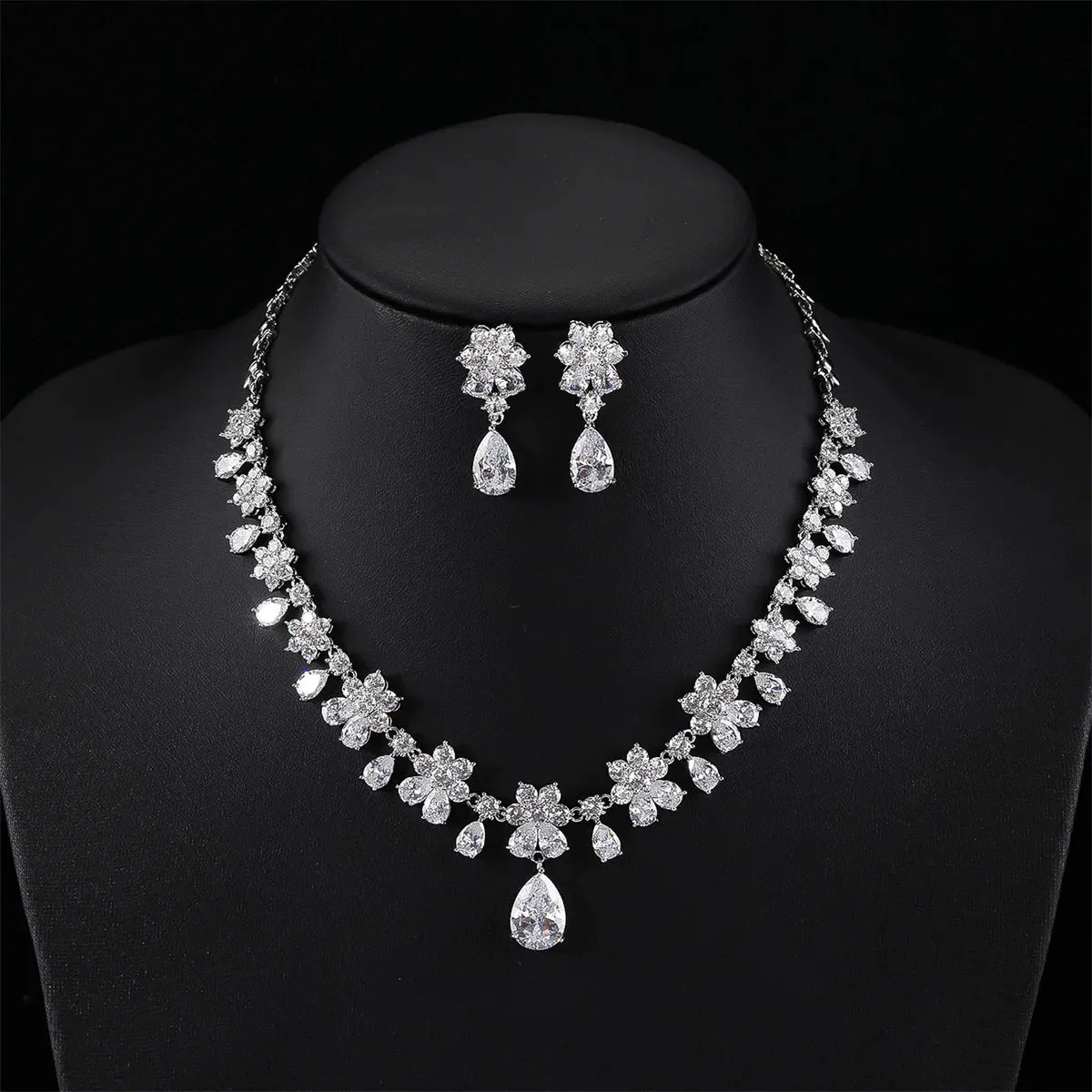 Fashion Jewelry Set Gorgeous Cubic Zirconia Party Flower Necklace Earrings Set