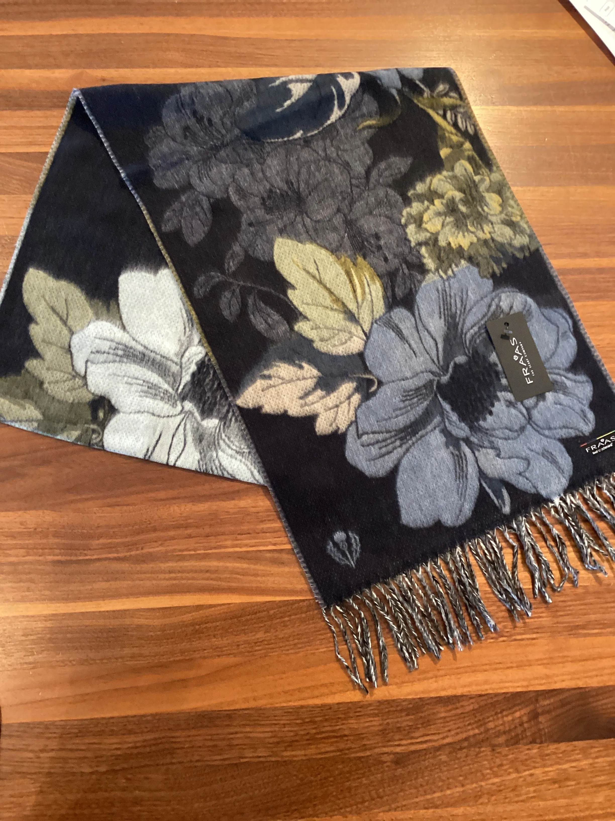 Fraas 734801 Floral Cashmink Scarfs