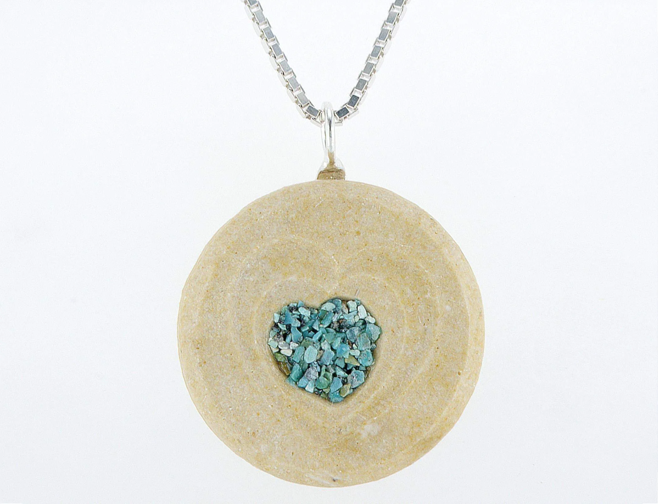 Heart shape pendant - Turqoise/Coral stone