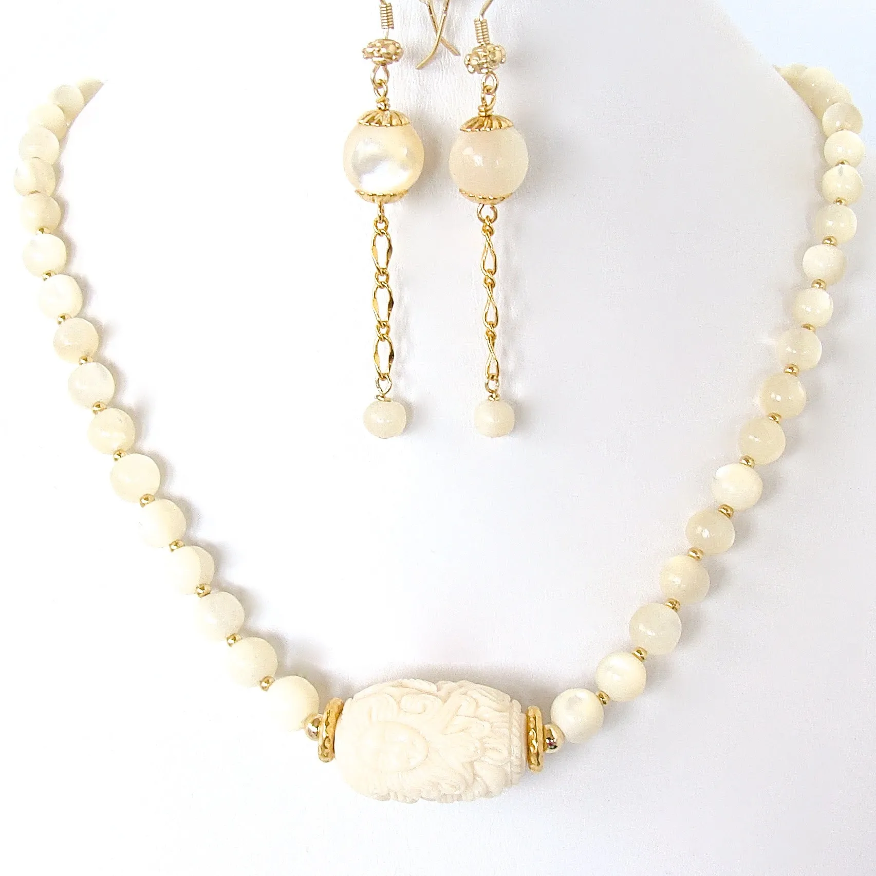 Lorelei: Mother of Pearl Necklace Set