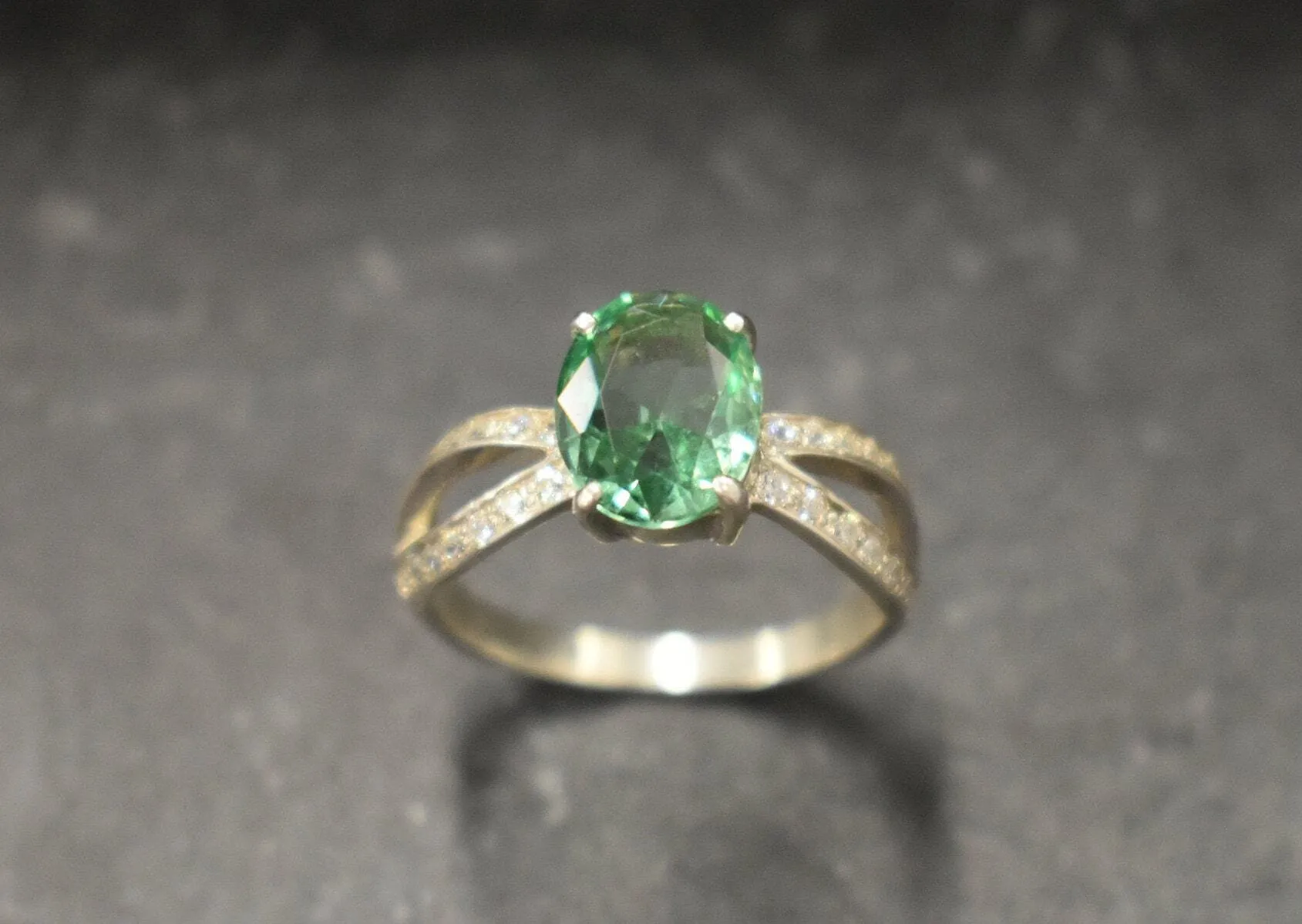 Mint Emerald Ring - Vintage Emerald Ring - Green Solitaire Ring
