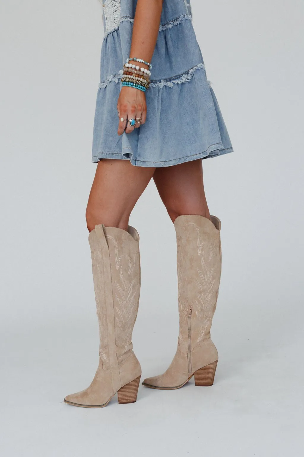 Mustang Embroidered Boots - Almond