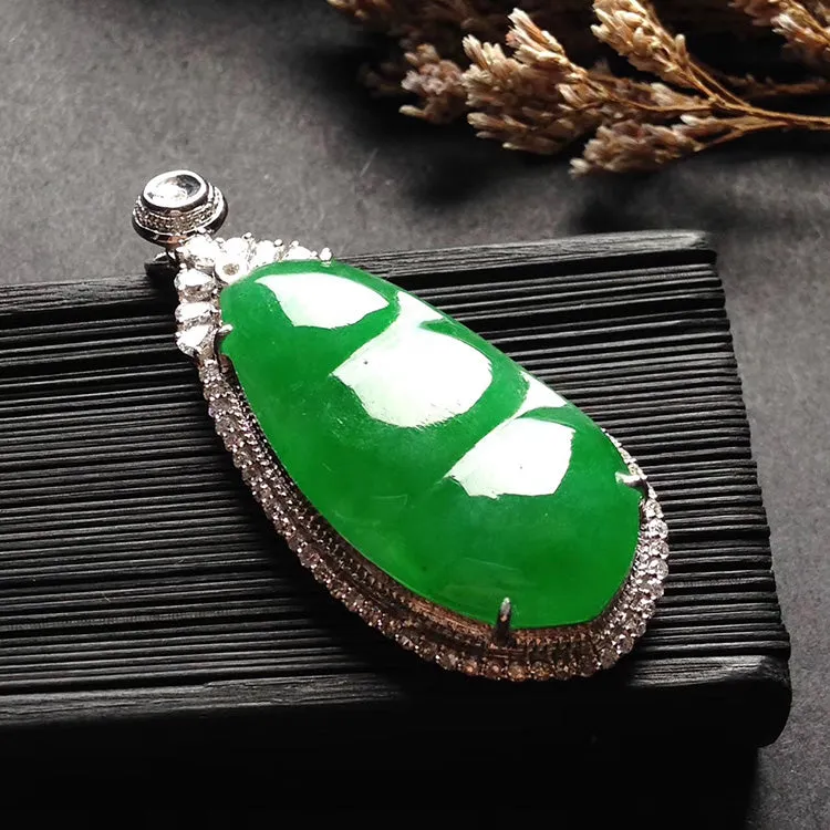 Natural Jade Pendant Jadeite Gold Pendant PT325