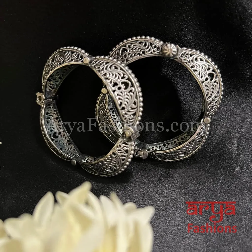 Square Shaped Silver Oxidized Openable Bangles