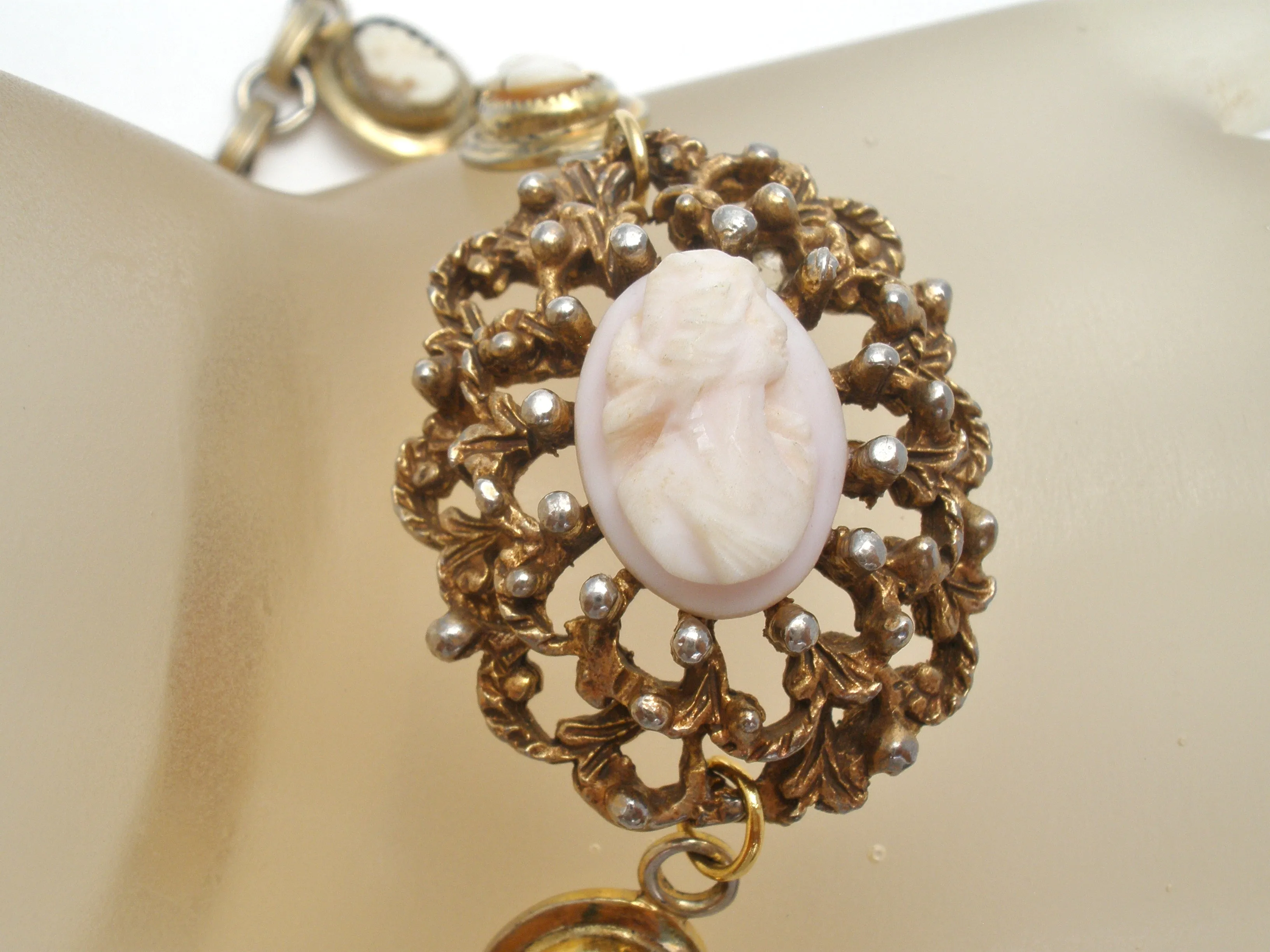 Vintage Hand Carved Cameo Bracelet 8"