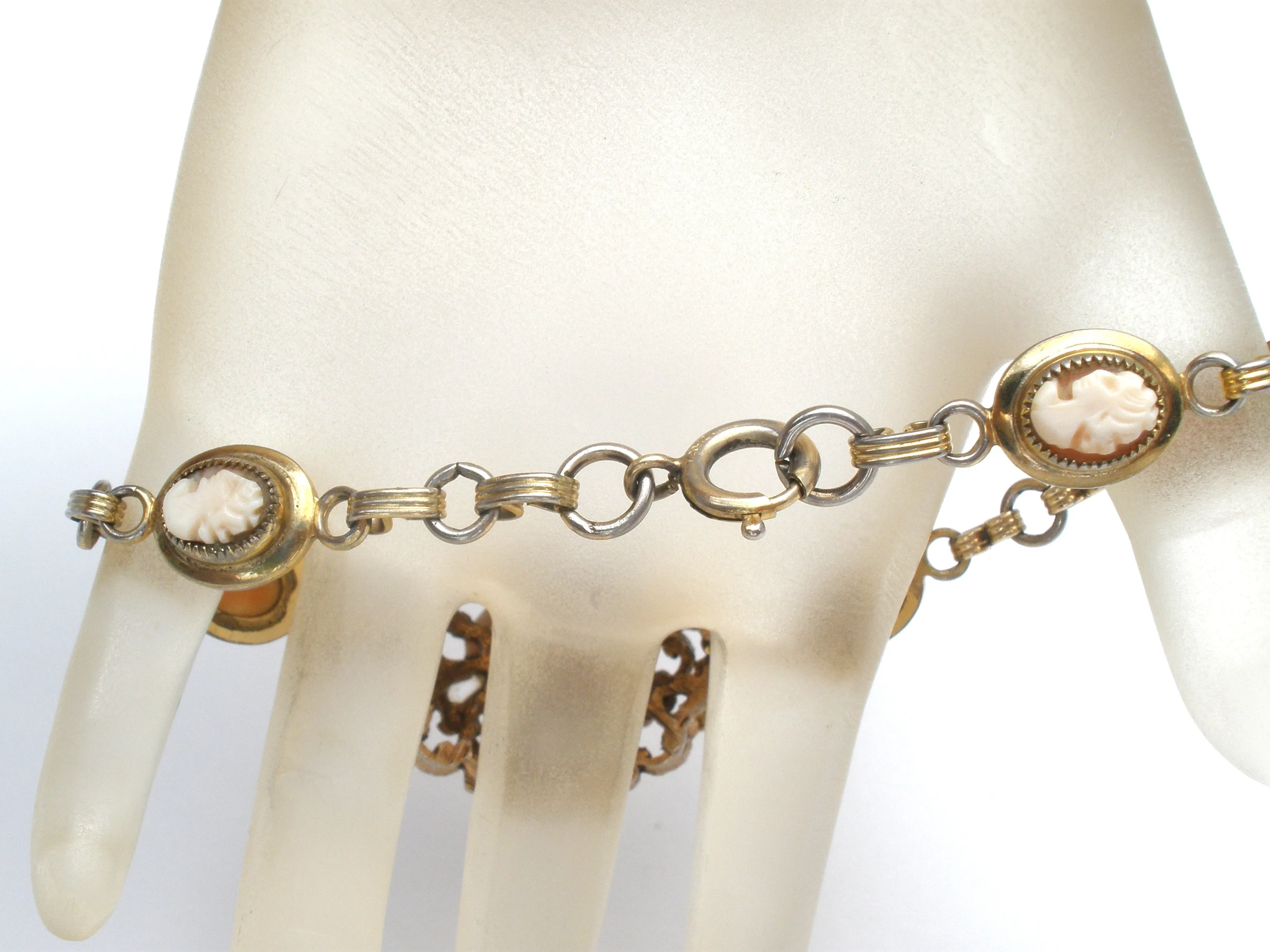 Vintage Hand Carved Cameo Bracelet 8"